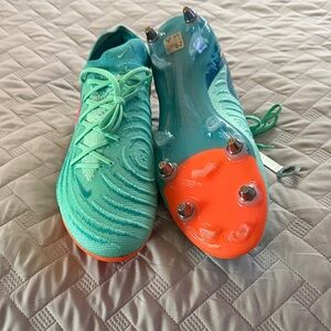 Nike phantom GX elite SG pro player edition soccer cleats